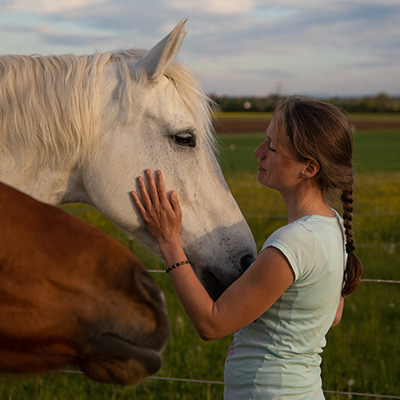 Anita mit Pferd..